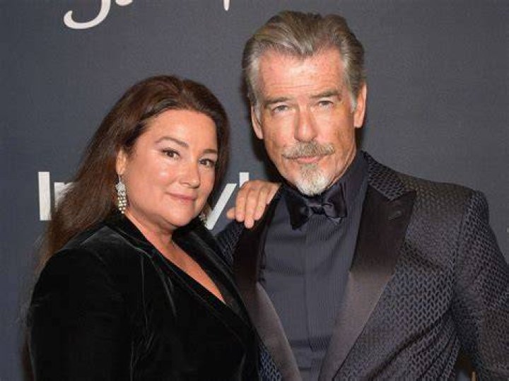 A fan and Keely Shaye Brosnan comment on Pierce Brosnan's new Instagram post dated December 3, 2023 | Source: 