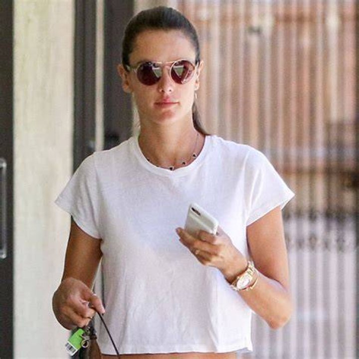 alessandra ambrosio chloe backpack