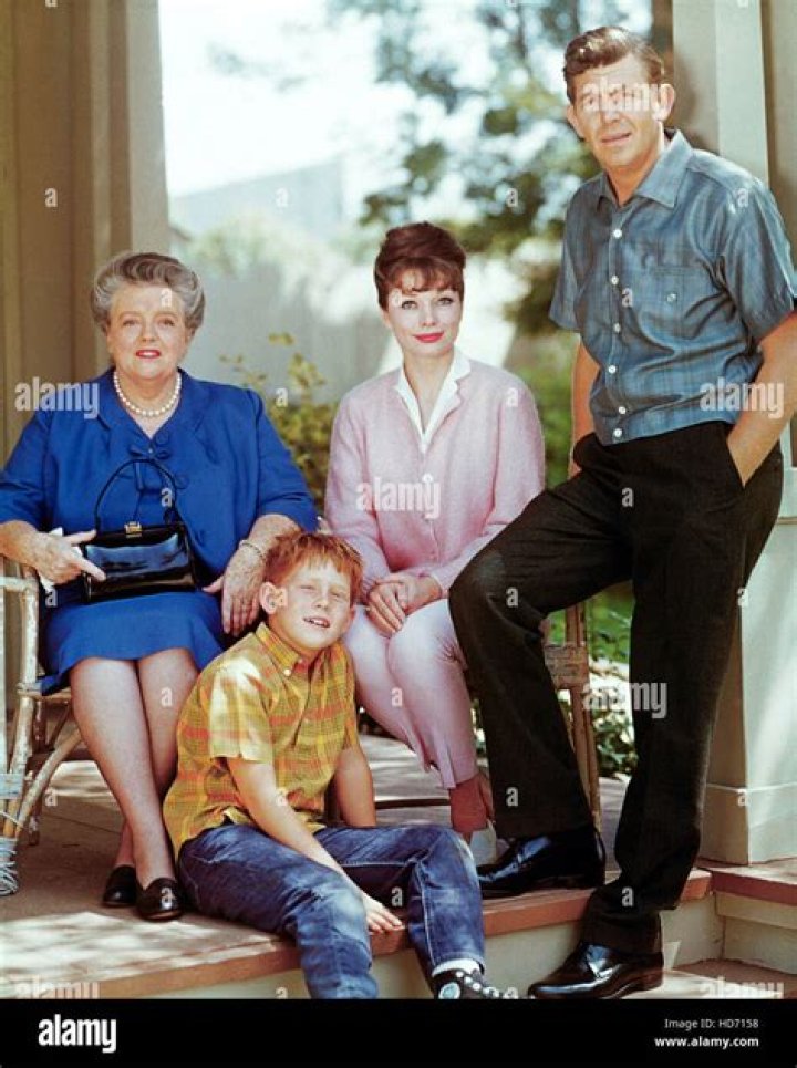 Aneta Corsaut, Frances Bavier, Ron Howard, and Andy Griffith on "The Andy Griffith Show" circa 1965 | Source: Getty Images