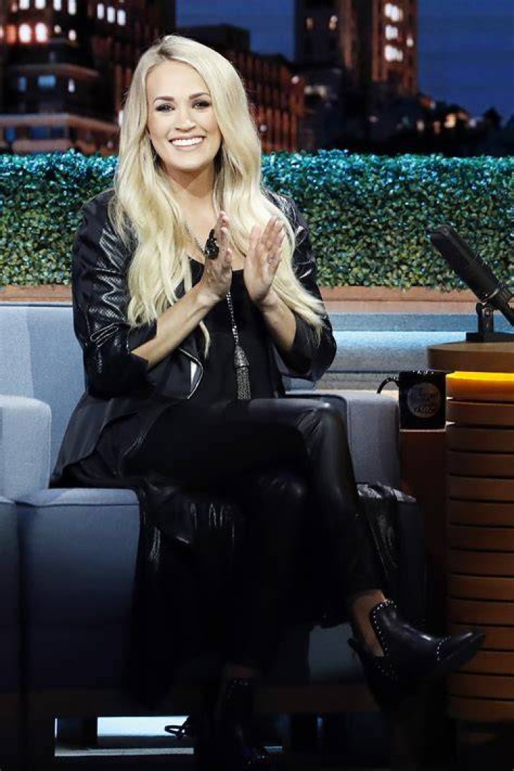 Carrie Underwood rocks a leather ensemble