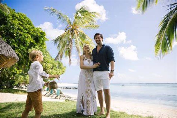 chelsy davy wedding