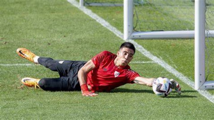 Conoce a &Aacute;lex Padilla, el muro del Bilbao Athletic Golsmedia