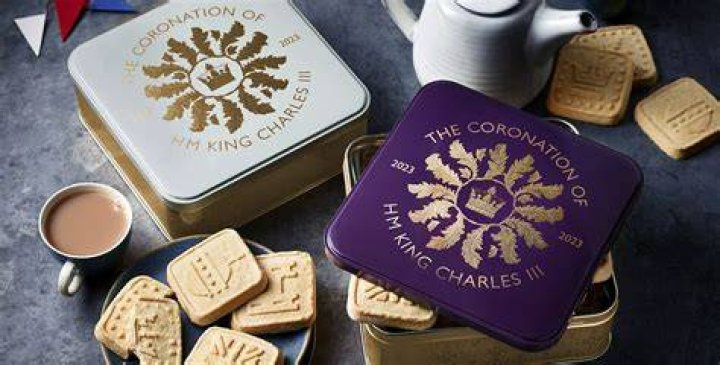 coronation biscuits marks and spencer