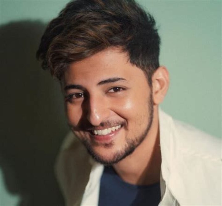 Darshan Raval Age, Biography, Wiki, Family, Address, Hometown, Photos, Net Worth