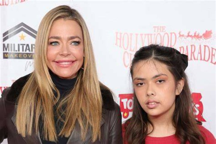 Denise and Eloise Richards, Lola and Sami Sheen at the 3rd Annual Santa's Secret Workshop Benefiting LA Family Housing on December 7, 2013, in Los Angeles, California | Photo: Tiffany Rose/WireImage/Getty Images