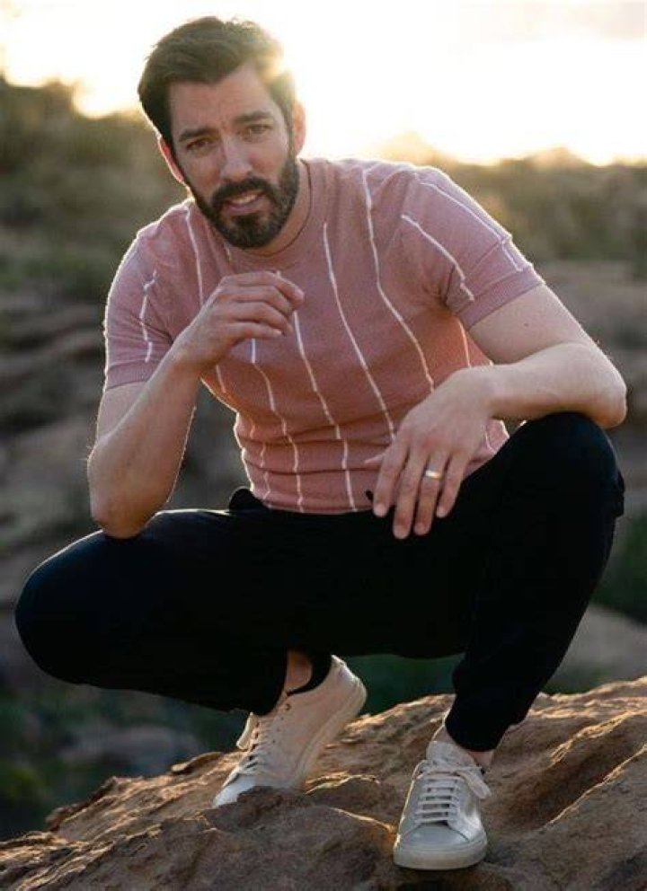 Drew Scott Wiki, Biography, Age, Spouse, Height, Weight, Net Worth, Fast Facts Wikibious