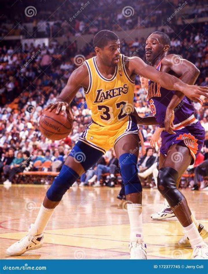 Earvin "Magic" Johnson at Ryan Gordy Foundation Celebrates 60 Years Of Mowtown on November 11, 2019 in California. │Photo: Getty Images