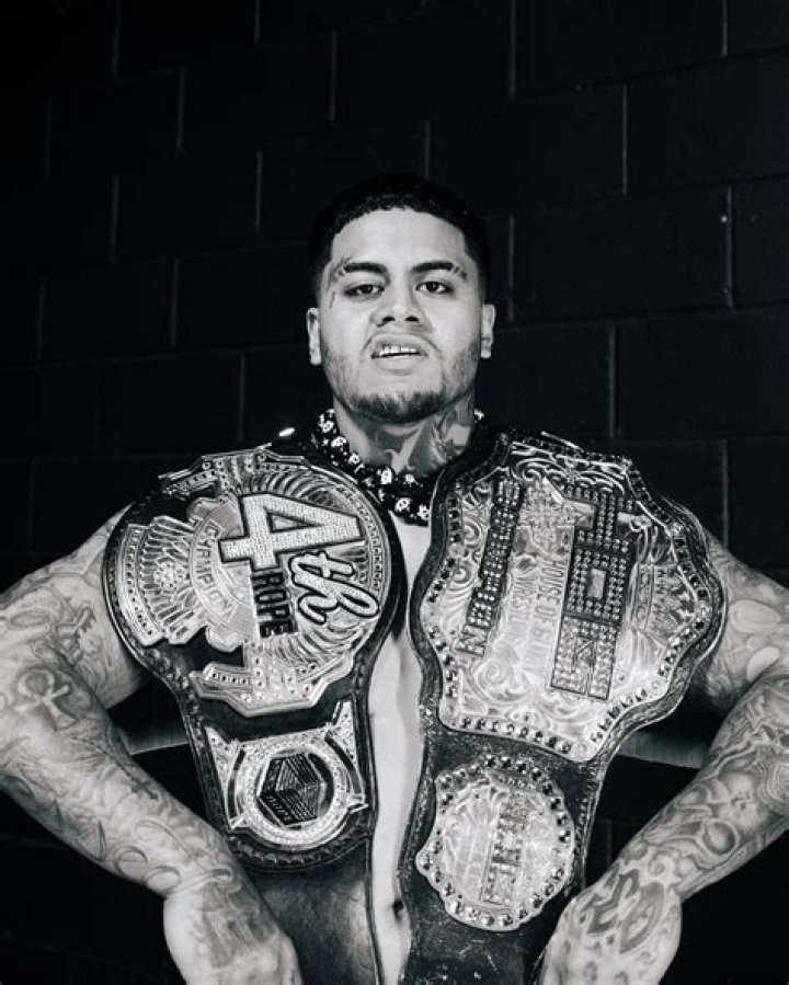 FATU on Instagram &ldquo;2432......KEEP IT LIT🔥&rdquo; Wwe legends, Wrestling stars, Wwe girls