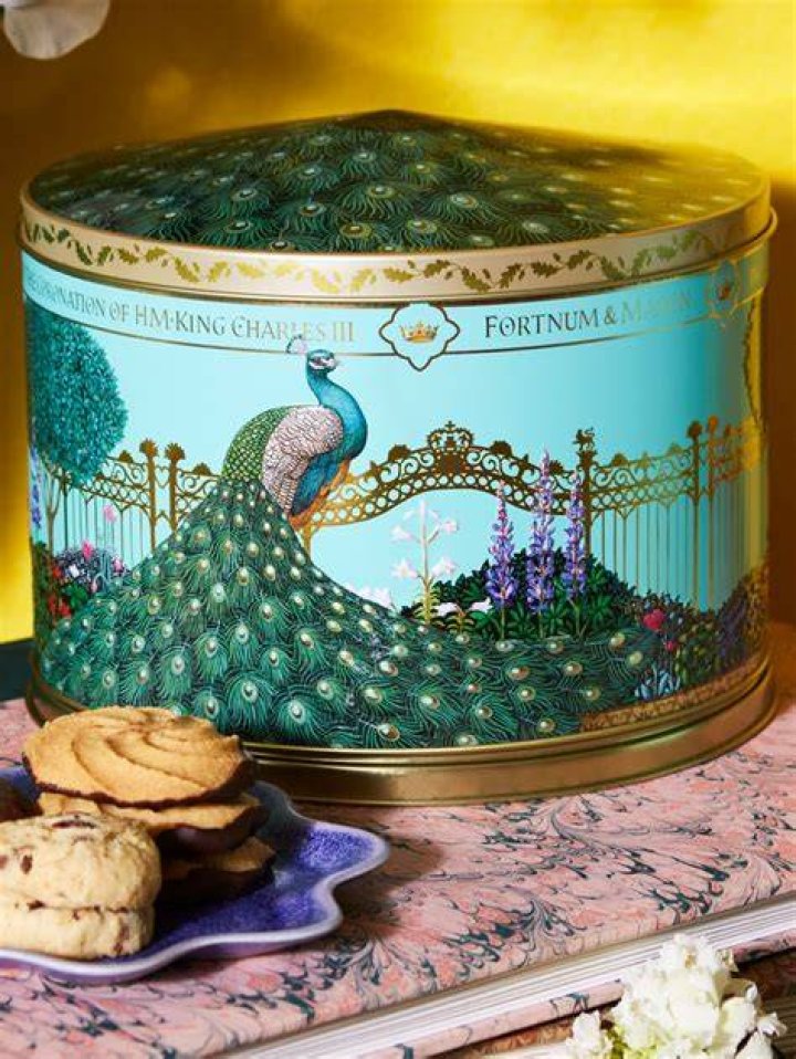fortnum coronation musical biscuit tin