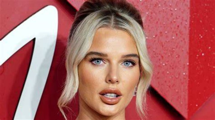 Helen Flanagan wows in ab-baring crop top and shorts for family day out