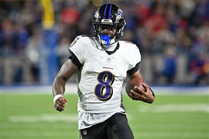Here is Lamar Jackson in a Harry Potter costume r/ravens
