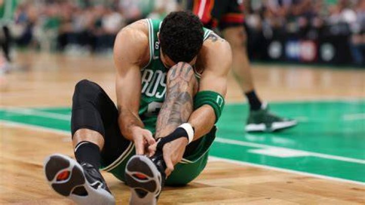 Jayson Tatum rolled his ankle on this play when he landed on the foot of Gabe Vincent