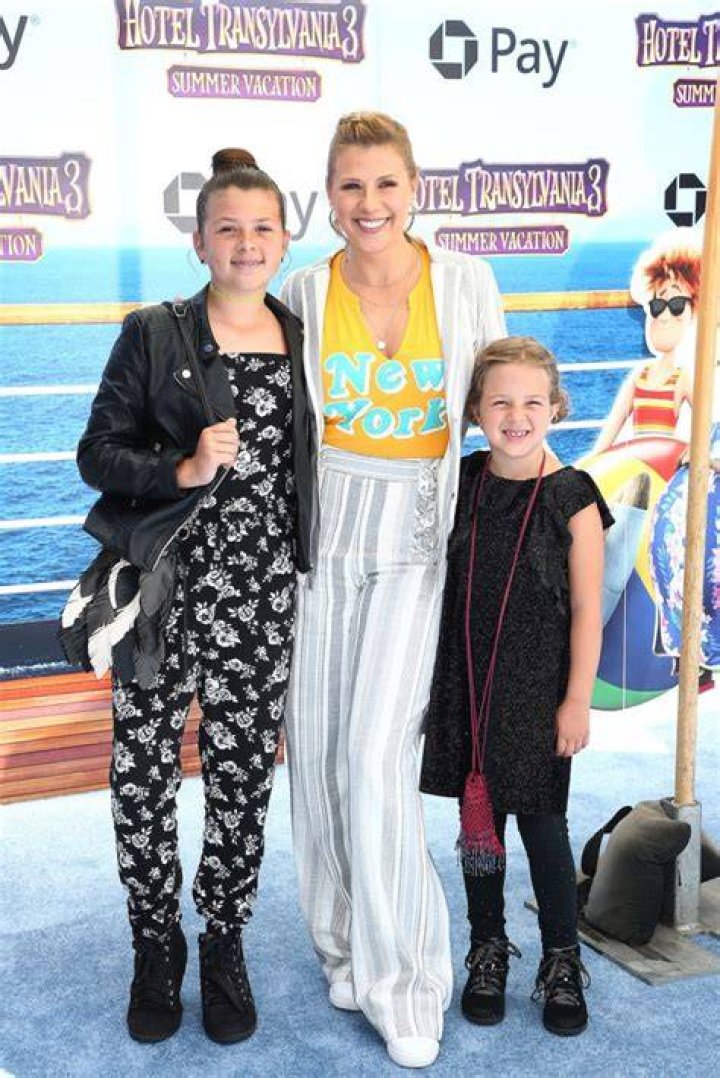 Jodie Sweetin with her daughters Zoei and Beatrix in California 2019. | Source: Getty Images