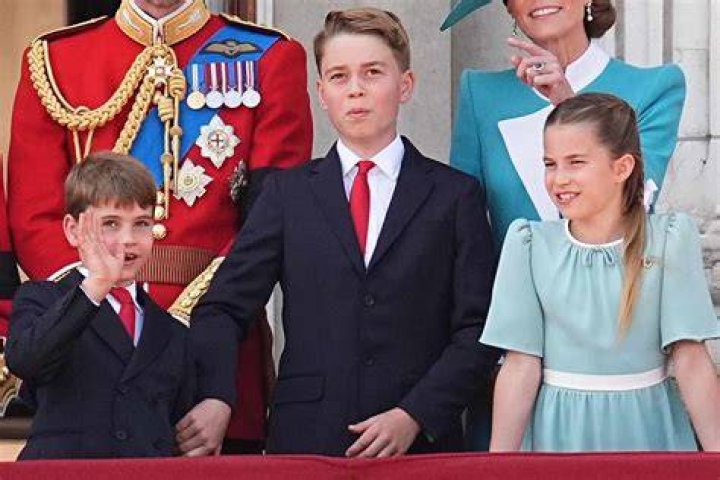 kate and louis balcony