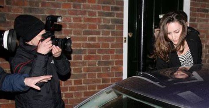 Kate Middleton being chased by paparazzi whilst dating Prince William