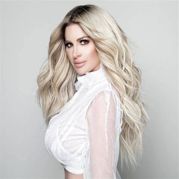 Kim Zolciak-Biermann in "Watch What Happens Live" in December 2017 | Source: Getty Images