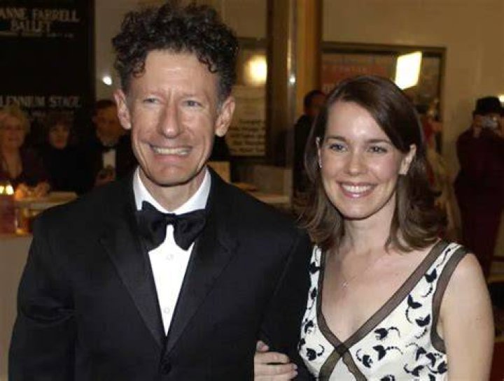 Lyle Lovett Age, Net worth Wife, Weight, BioWiki, Kids 2023 The Personage