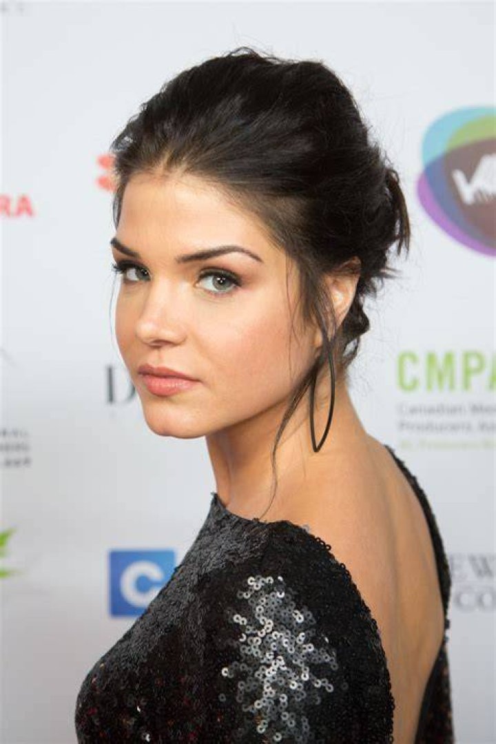 marie avgeropoulos nude nude96