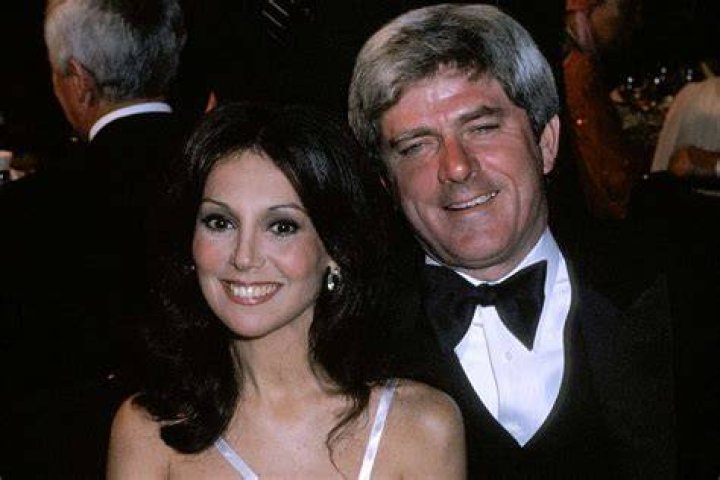 Marlo Thomas and her husband Phil Donahue in New York, circa 1970 | Source: Getty Images