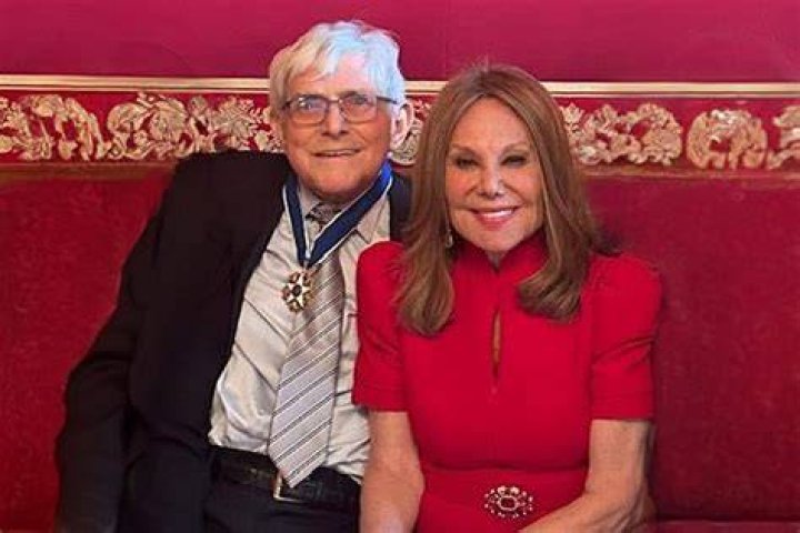 Marlo Thomas and Phil Donahue during the Iris Awards Banquet on March 4, 1978, in Los Angeles, California | Source: Getty Images