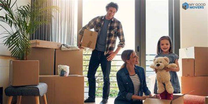 Moving out?&nbsp;An anonymous source &mdash; who reportedly lived in close proximity to the Grammy-winner &mdash; wrote into Instagram's DeuxMoi that they had seen Chantel moving stuff out