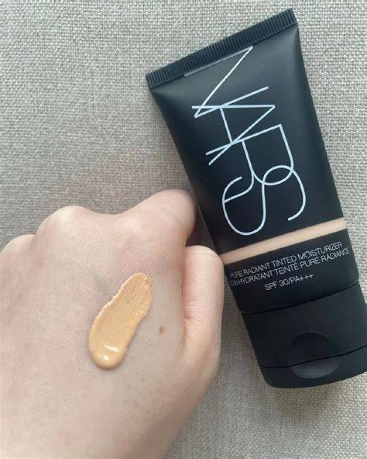 nars tinted moisturiser