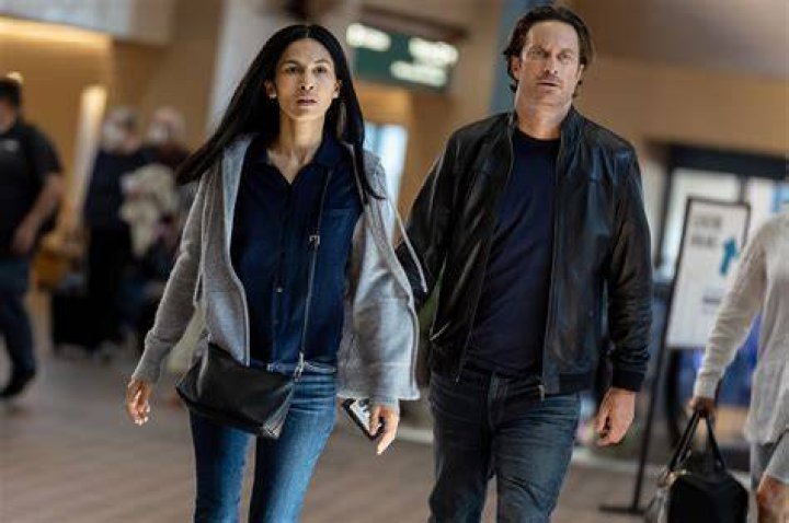oliver hudson the cleaning lady