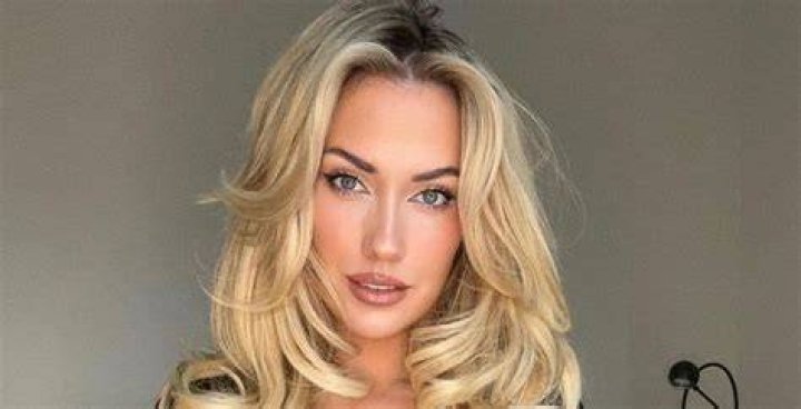 Paige Spiranac Strips Down, Holds Balls
