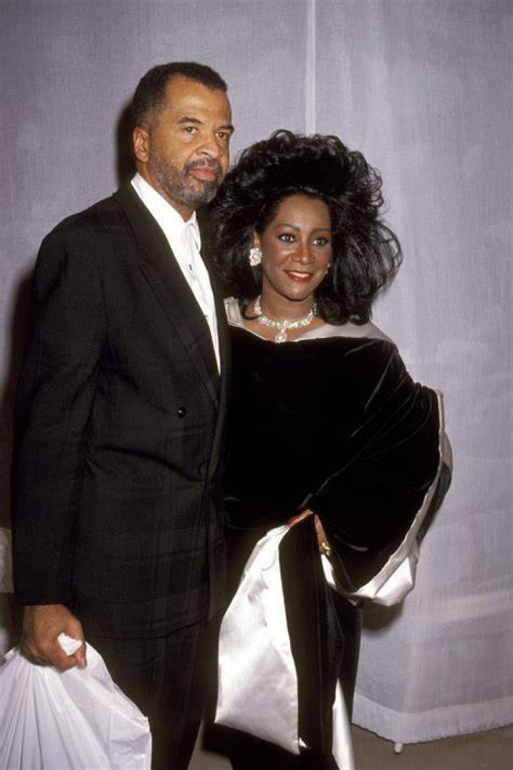 Patti LaBelle and Armstead Edwards are pictured at the Donna Karan design studio and showroom in New York in 1992 | Source: Getty Images