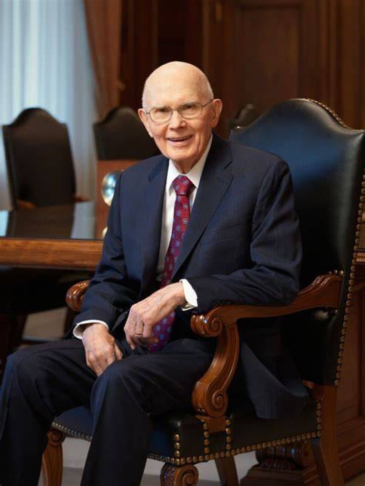 President Dallin H. Oaks, first counselor in the First Presidency, and President Henry B. Eyring, second counselor in the First Presidency, walk into the Saturday morning session of October 2023 general conference.