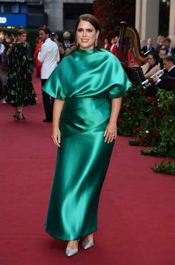 Princess Eugenie wore a sparkly black headband in 2021
