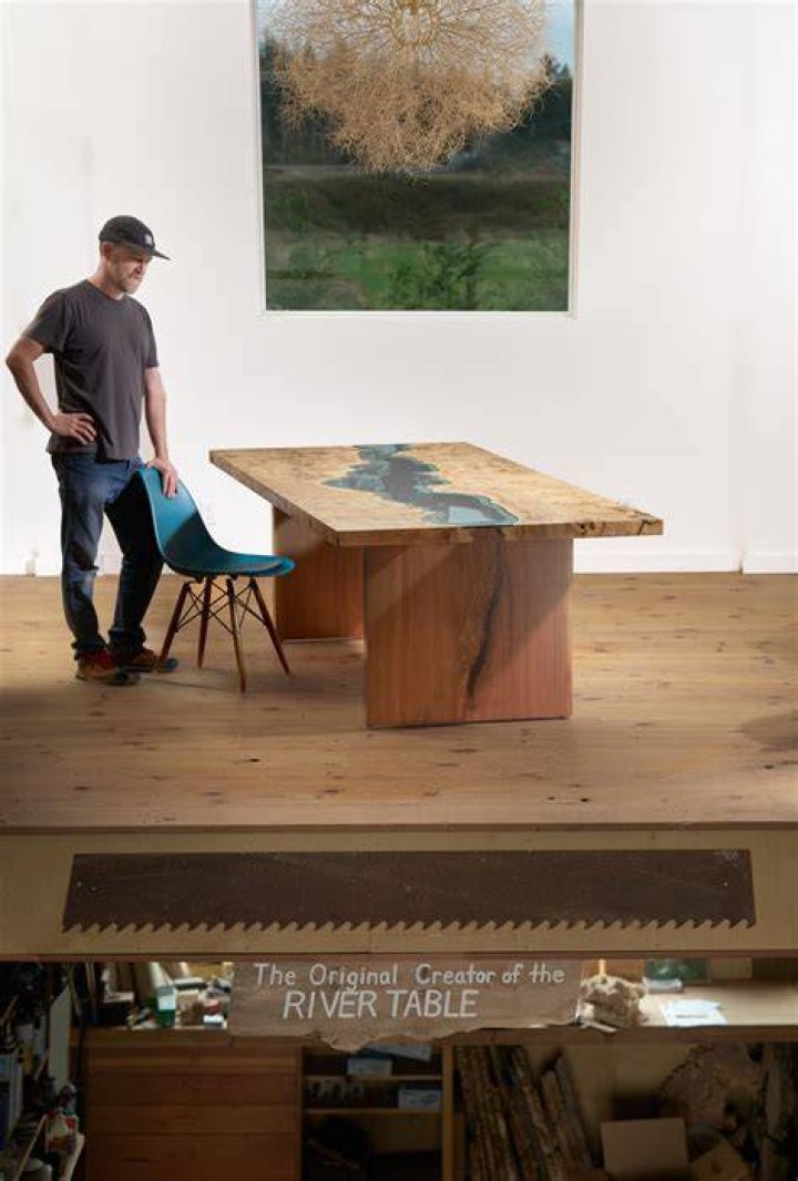 Reusing the table? Greg's latest snap also features a wooden table which looked similar to the one inside Central Perk
