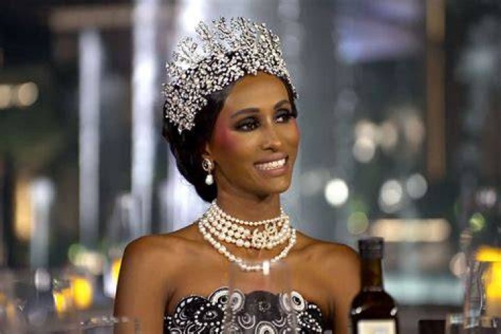 Chanel Ayan Pokes Fun at Lisa Rinna Lips as Lesa Milan Weighs In RHODubai Chanel Ayan Pokes Fun at Lisa Rinna Lips as Lesa Milan Weighs In