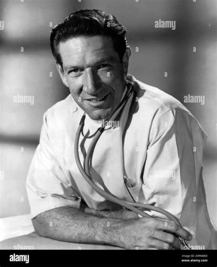 Richard Boone as Dr. Konrad Styner from the television program "Medic" in March 1955 | Photo: Wikimedia/eBay