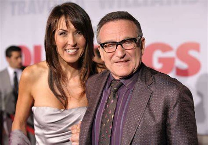 Robin Williams and Susan Schneider at the "Old Dogs" Premiere on November 9, 2009, in Hollywood | Source: Getty Images