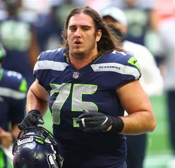 Seattle Seahawks player Chad Wheeler arrested after allegedly strangling his girlfriend until she passed out 