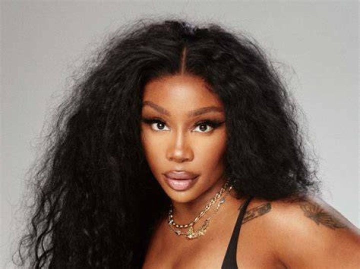 SZA SKIMS