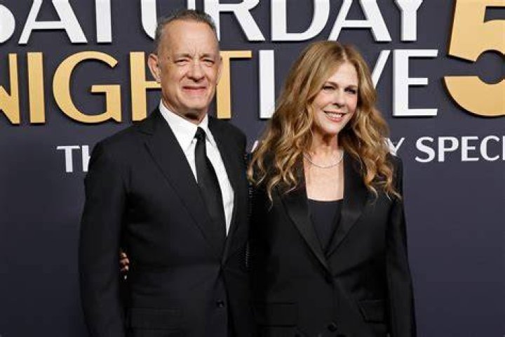 Tom Hanks and actress Rita Wilson speak during the EIF's Women's Cancer Research Fund honoring Melissa Etheridge. | Source: Getty Images